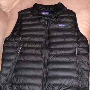Men’s Patagonia Down Vest, black - size large - like new
